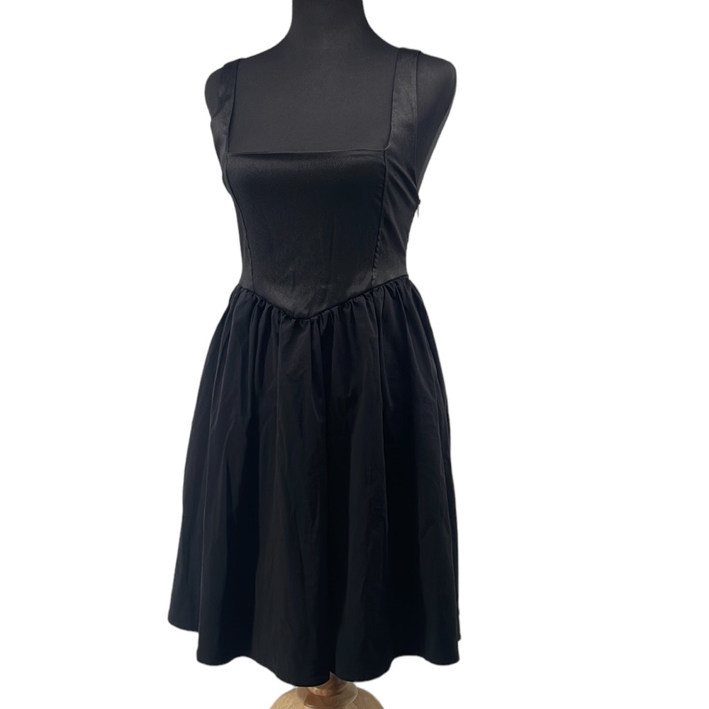 Classic Black Sleeveless Square-Neck Dress